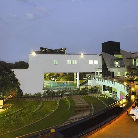 The Woodrose Hotel Bangalore Exterior photo